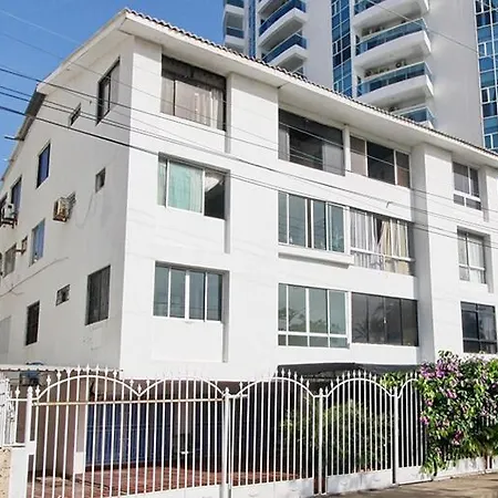 Grande En El Laguito Apartamento *