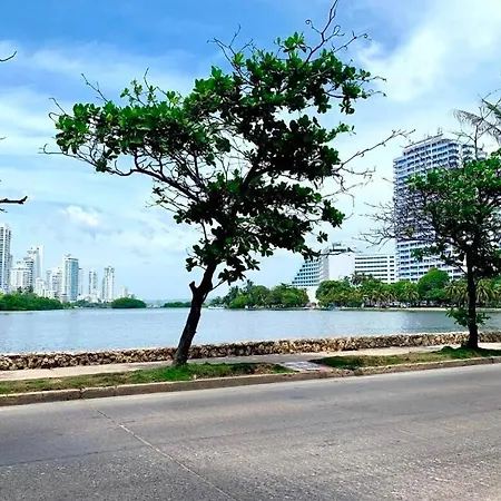 Apartamento Grande En El Laguito *